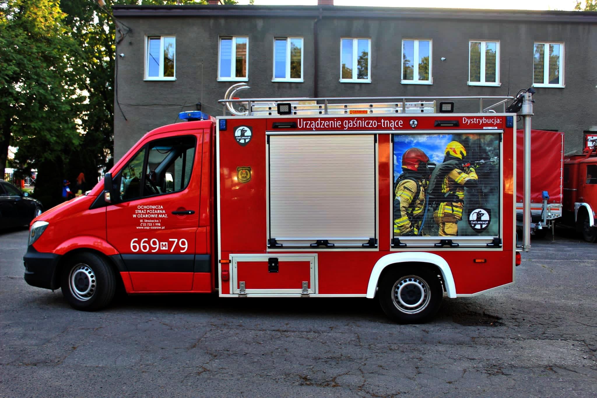 CL360 Mercedes 669M79